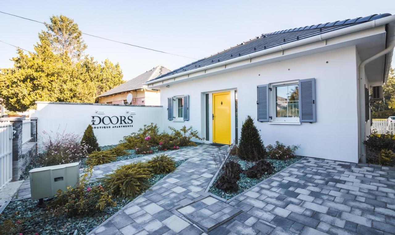 The Doors Boutique Apartments Mosonmagyaróvár Extérieur photo
