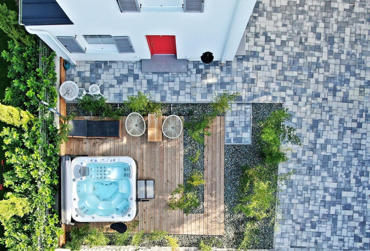 The Doors Boutique Apartments Mosonmagyaróvár Extérieur photo