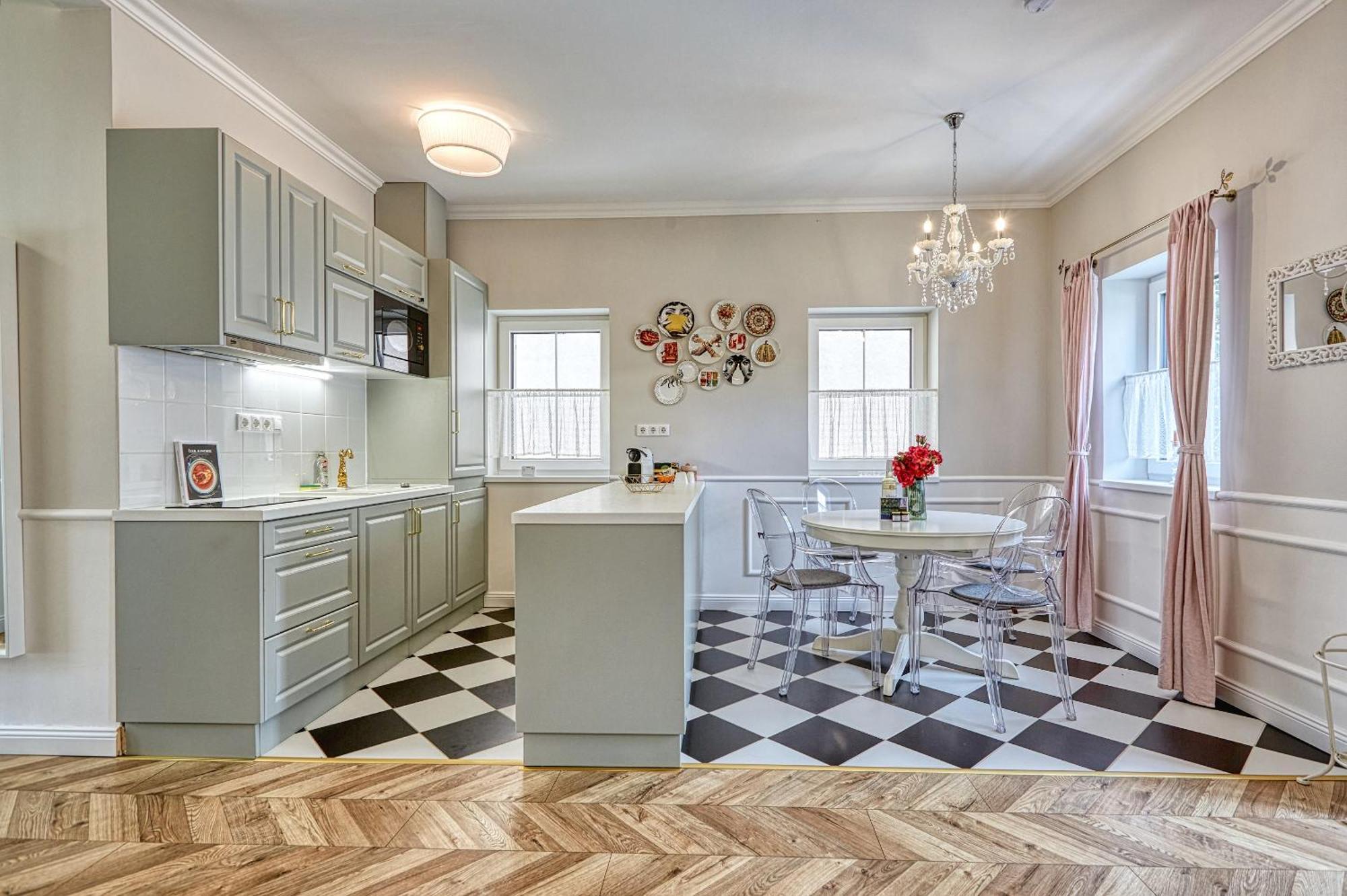 The Doors Boutique Apartments Mosonmagyaróvár Extérieur photo