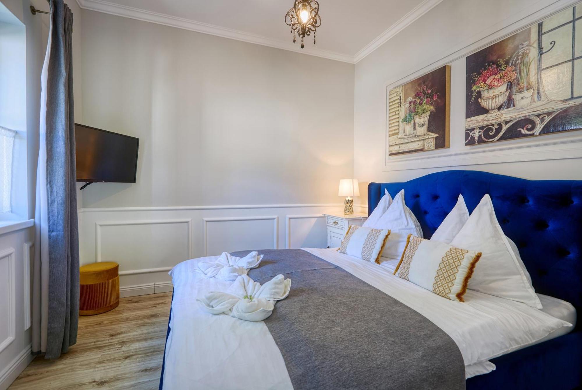 The Doors Boutique Apartments Mosonmagyaróvár Extérieur photo
